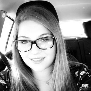 Meet your Posher, Makayla